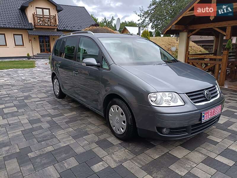 Минивэн Volkswagen Touran 2004 в Косове
