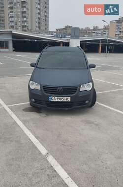 Мінівен Volkswagen Touran 2008 в Києві