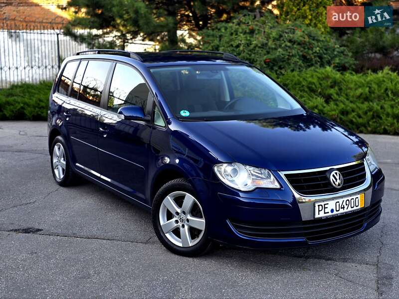 Мінівен Volkswagen Touran 2009 в Полтаві