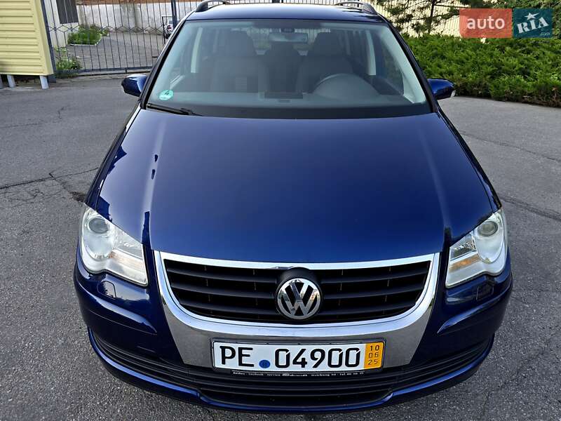 Мінівен Volkswagen Touran 2009 в Полтаві