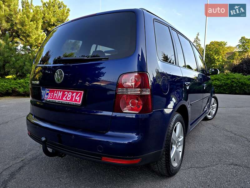 Мінівен Volkswagen Touran 2009 в Полтаві