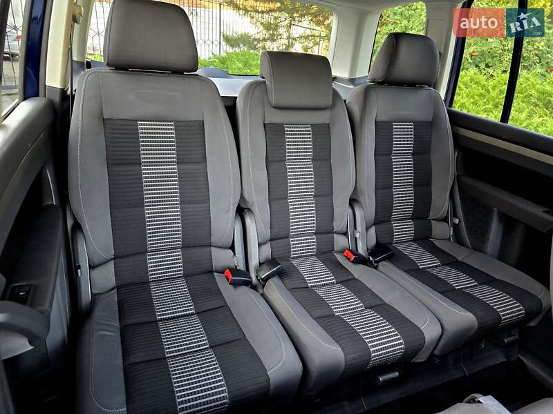 Мінівен Volkswagen Touran 2009 в Полтаві
