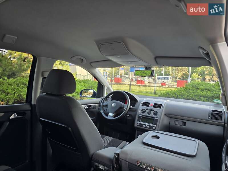Мінівен Volkswagen Touran 2009 в Полтаві