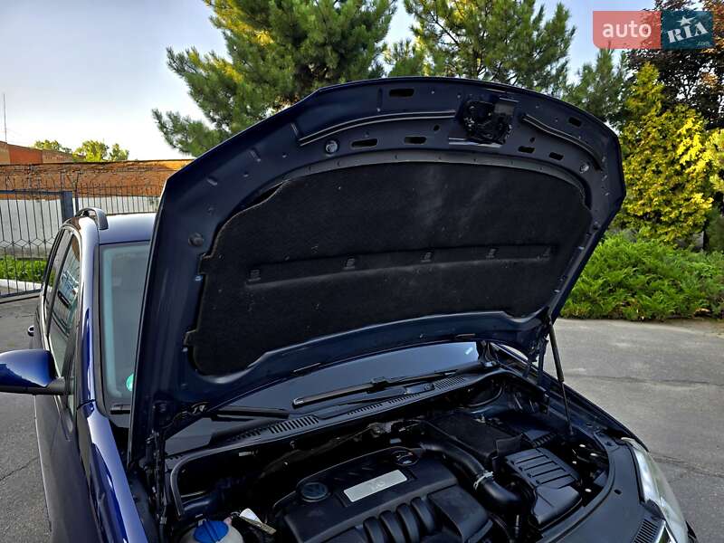 Мінівен Volkswagen Touran 2009 в Полтаві