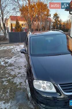 Минивэн Volkswagen Touran 2005 в Дубно
