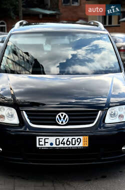 Минивэн Volkswagen Touran 2006 в Луцке