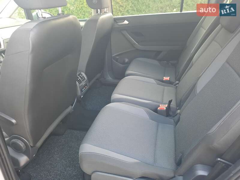 Микровэн Volkswagen Touran 2016 в Виннице