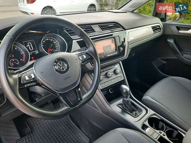 Микровэн Volkswagen Touran 2016 в Виннице