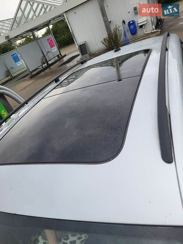 Минивэн Volkswagen Touran 2012 в Вижнице