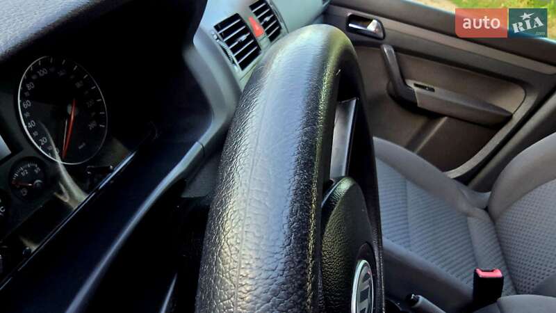 Минивэн Volkswagen Touran 2006 в Полтаве