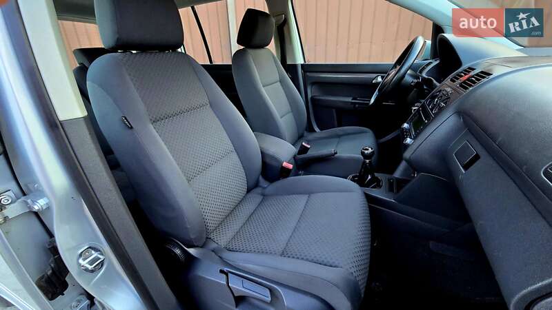 Минивэн Volkswagen Touran 2006 в Полтаве