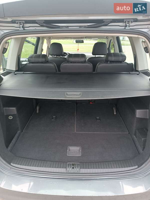 Мікровен Volkswagen Touran 2017 в Львові