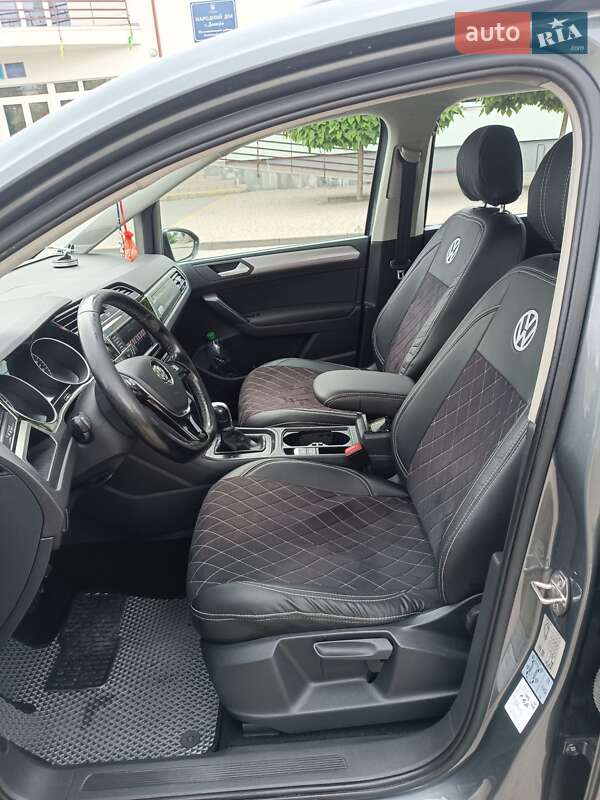 Мікровен Volkswagen Touran 2017 в Львові