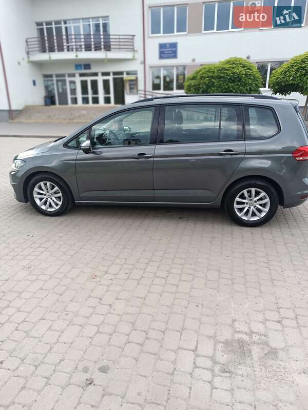 Мікровен Volkswagen Touran 2017 в Львові