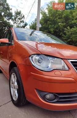 Мінівен Volkswagen Touran 2008 в Житомирі