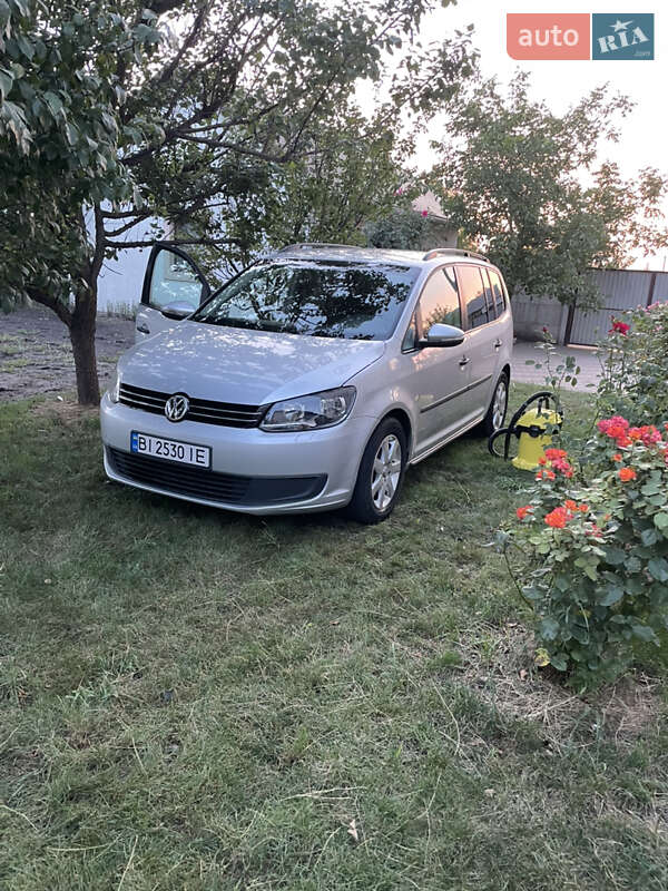 Минивэн Volkswagen Touran 2011 в Градижске фото 3 Минивэн Volkswagen Touran 2011 в Градижске