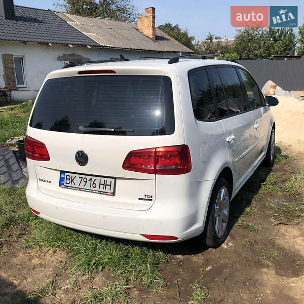 Минивэн Volkswagen Touran 2015 в Ровно
