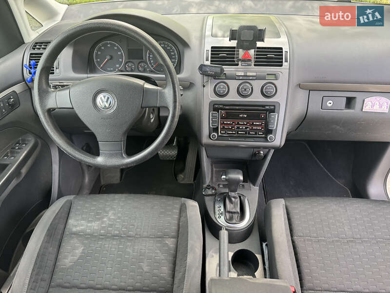 Минивэн Volkswagen Touran 2008 в Киеве