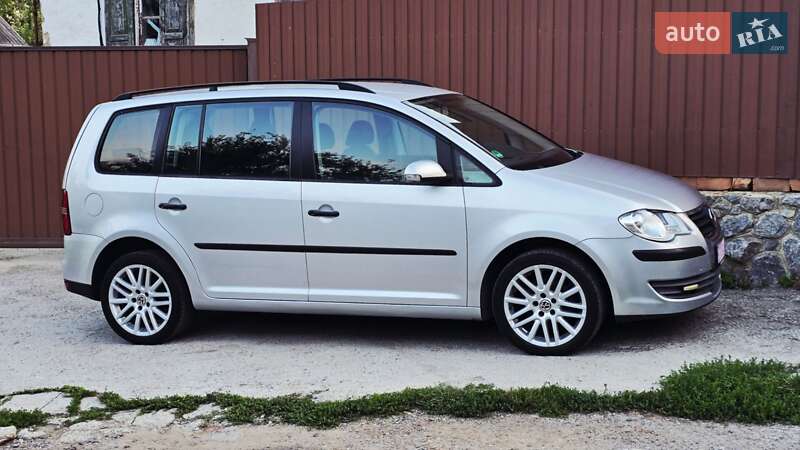 Минивэн Volkswagen Touran 2007 в Полтаве