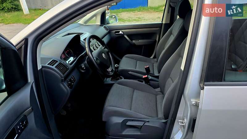 Минивэн Volkswagen Touran 2007 в Полтаве