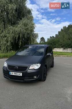 Минивэн Volkswagen Touran 2008 в Киеве