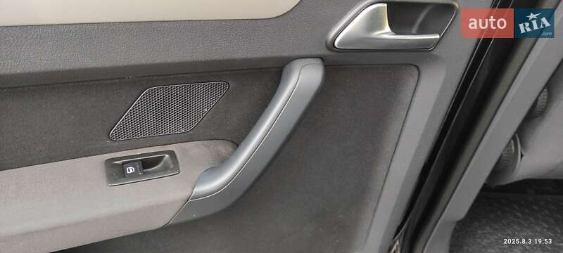 Минивэн Volkswagen Touran 2010 в Луцке