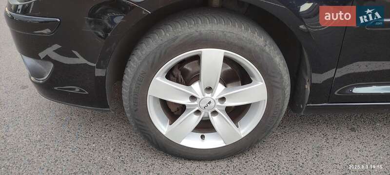 Минивэн Volkswagen Touran 2010 в Луцке