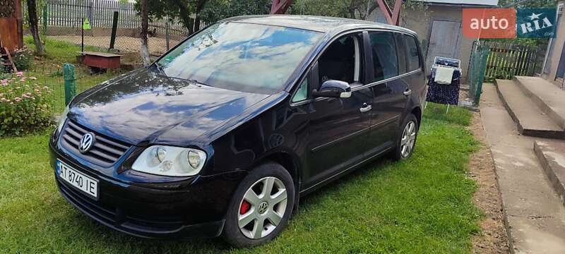 Минивэн Volkswagen Touran 2005 в Галиче фото Минивэн Volkswagen Touran 2005 в Галиче