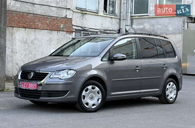 Мінівен Volkswagen Touran 2010 в Вінниці