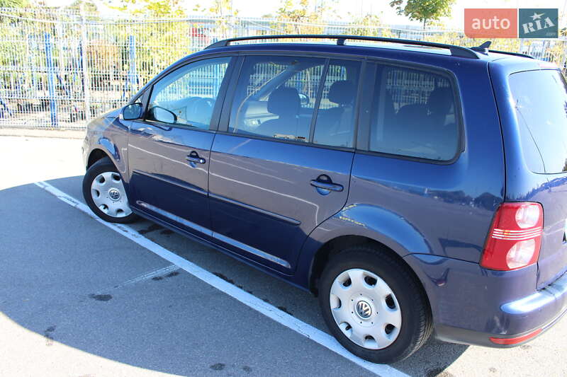 Минивэн Volkswagen Touran 2007 в Днепре