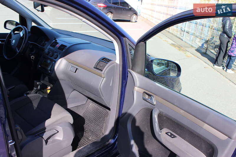 Минивэн Volkswagen Touran 2007 в Днепре