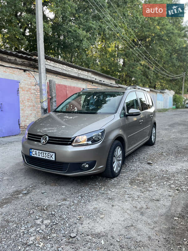 Volkswagen Touran 2012