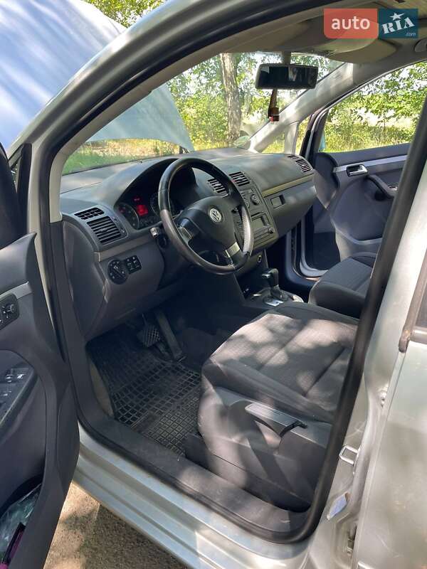 Минивэн Volkswagen Touran 2004 в Бершади