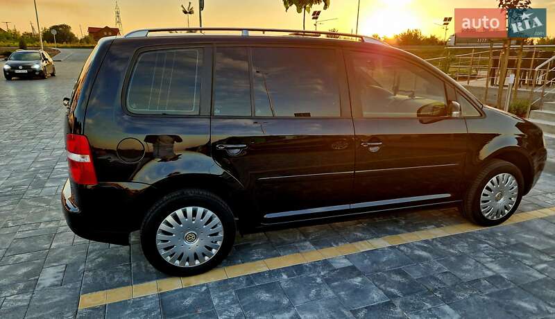 Минивэн Volkswagen Touran 2006 в Звягеле