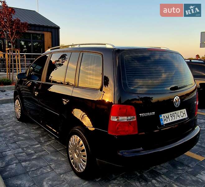 Минивэн Volkswagen Touran 2006 в Звягеле