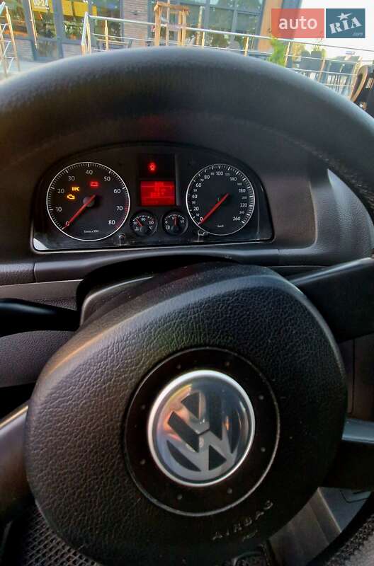 Минивэн Volkswagen Touran 2006 в Звягеле