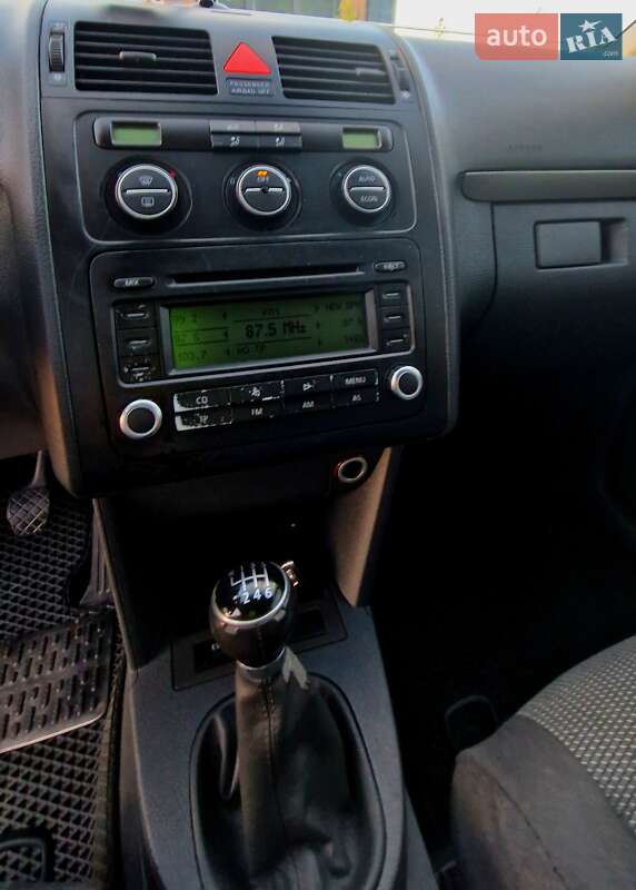 Минивэн Volkswagen Touran 2006 в Звягеле