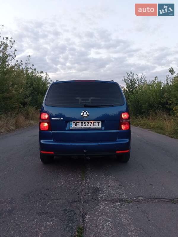 Минивэн Volkswagen Touran 2007 в Любашевке
