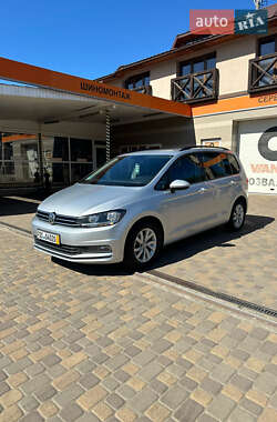 Мікровен Volkswagen Touran 2018 в Сваляві