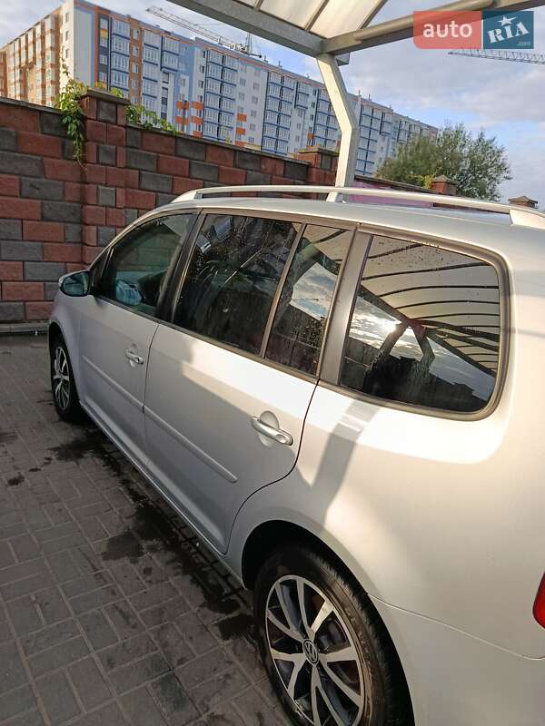 Минивэн Volkswagen Touran 2013 в Ровно