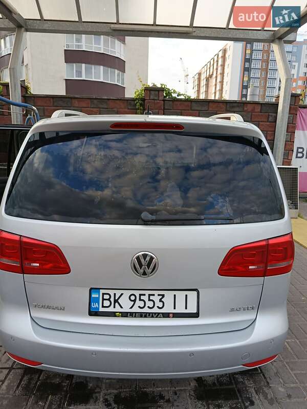 Минивэн Volkswagen Touran 2013 в Ровно