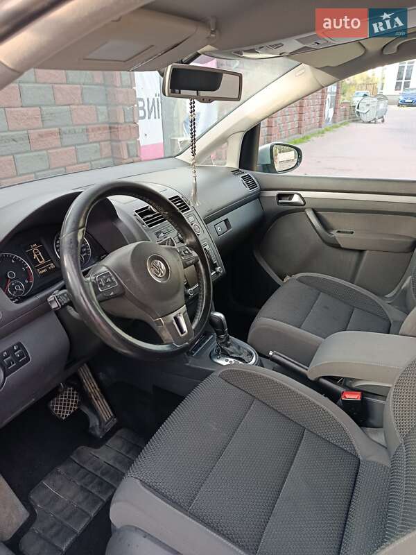 Минивэн Volkswagen Touran 2013 в Ровно