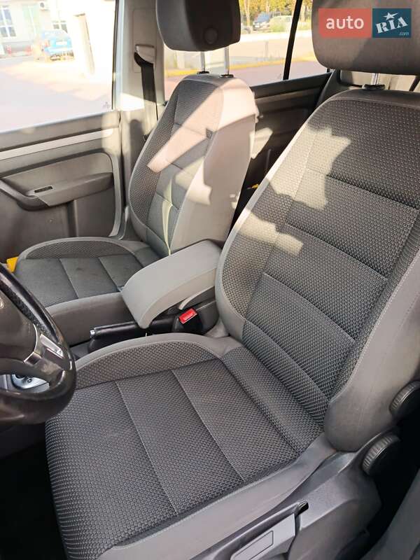 Минивэн Volkswagen Touran 2013 в Ровно