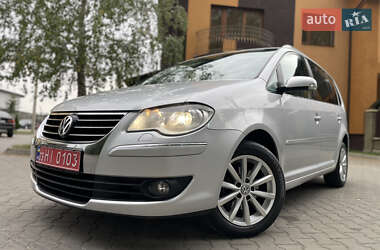 Минивэн Volkswagen Touran 2009 в Луцке