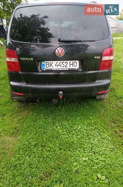 Мінівен Volkswagen Touran 2004 в Млиніві