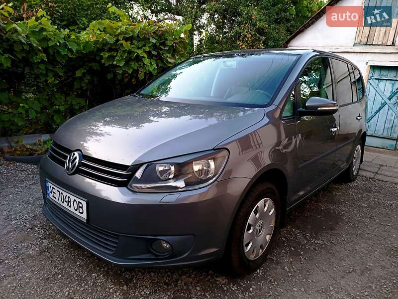 Минивэн Volkswagen Touran 2010 в Бершади