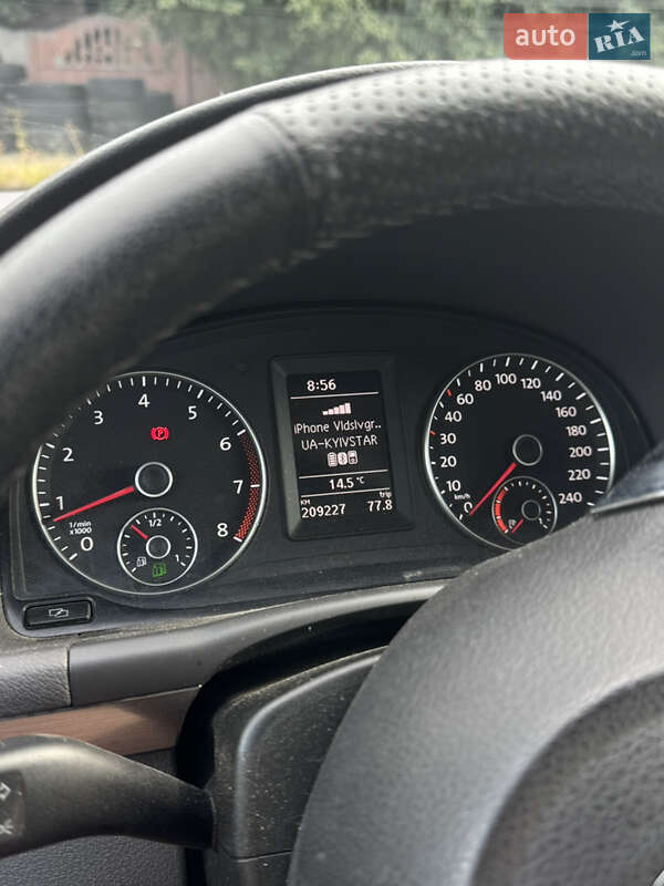 Мінівен Volkswagen Touran 2011 в Рівному