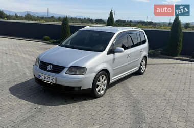 Минивэн Volkswagen Touran 2004 в Хусте