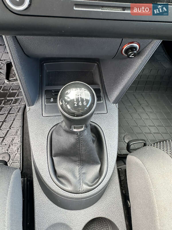 Минивэн Volkswagen Touran 2013 в Луцке