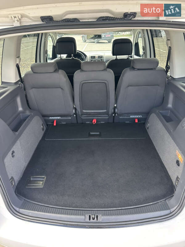 Минивэн Volkswagen Touran 2013 в Луцке